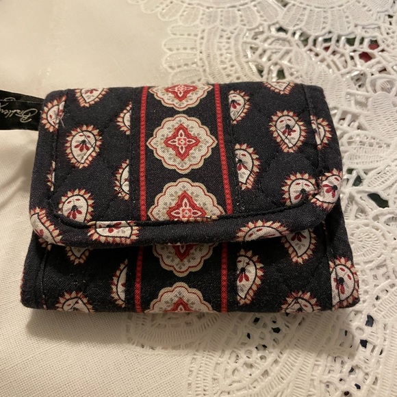 BOGO Vera Bradley wallet and cosmetic bag! Classic Black (2006)! EUC!Great set - Picture 2 of 4